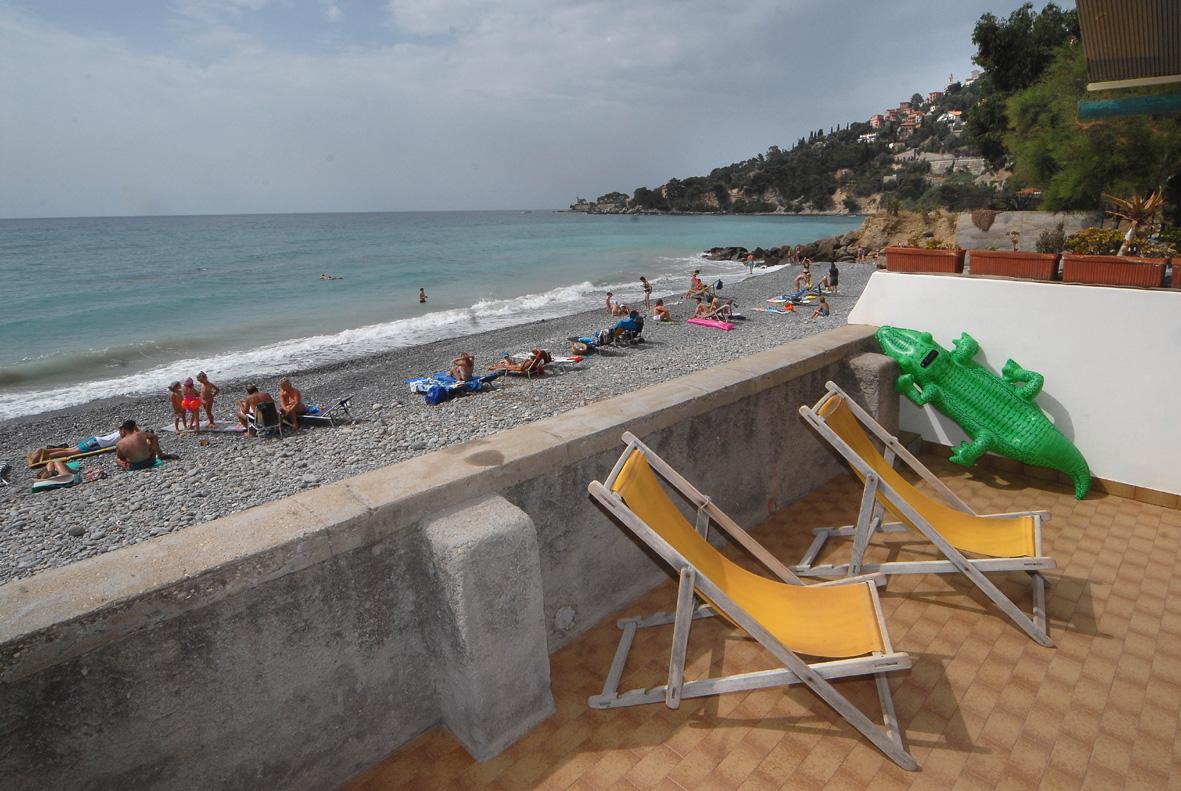 Holiday'S Beach Aparthotel Ventimiglia Eksteriør bilde